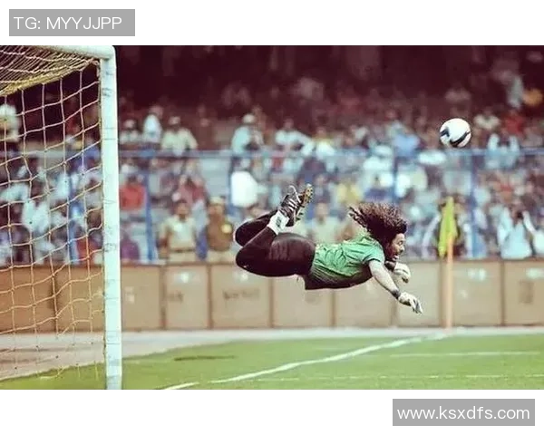 足球明星搞笑评价视频揭示他们的幽默一面让你捧腹大笑的精彩瞬间合集